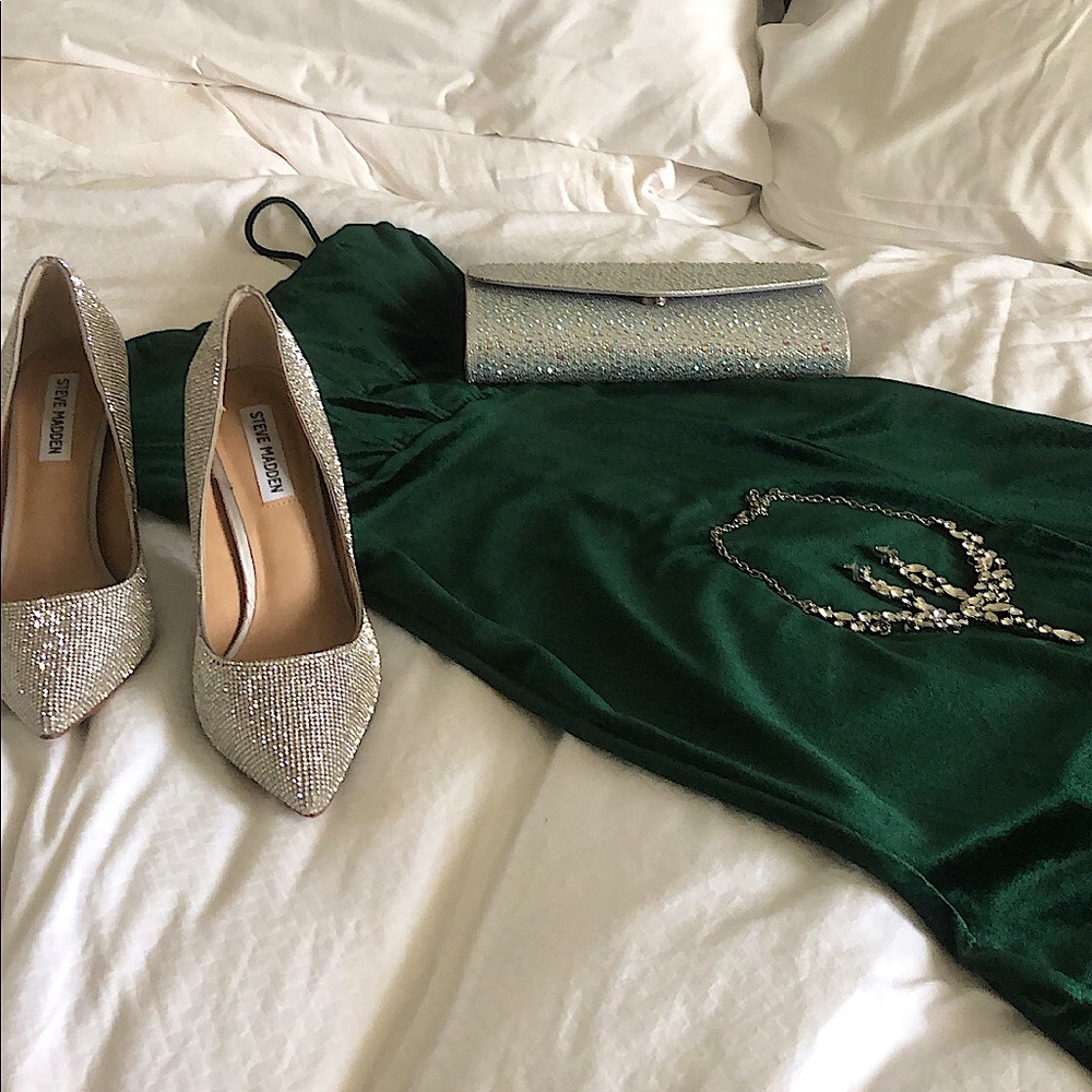 ¡SOLD! Elegant Emerald Green Ball Gown